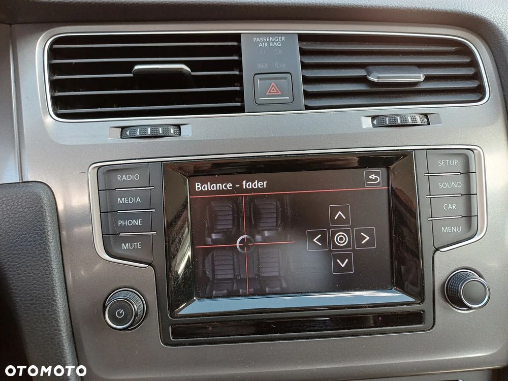 Volkswagen Golf - 33