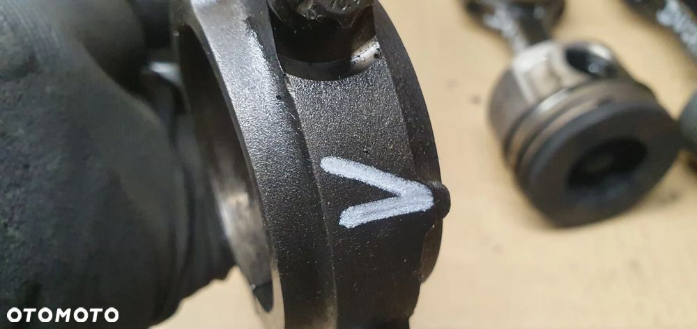 Tłok z korbowodem korbowód Fiat Ducato III 2.2 JTD - 7