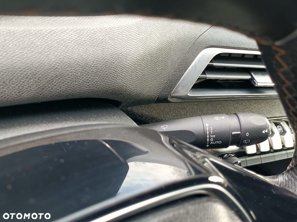 Peugeot 5008 BlueHDi 120 Allure - 29