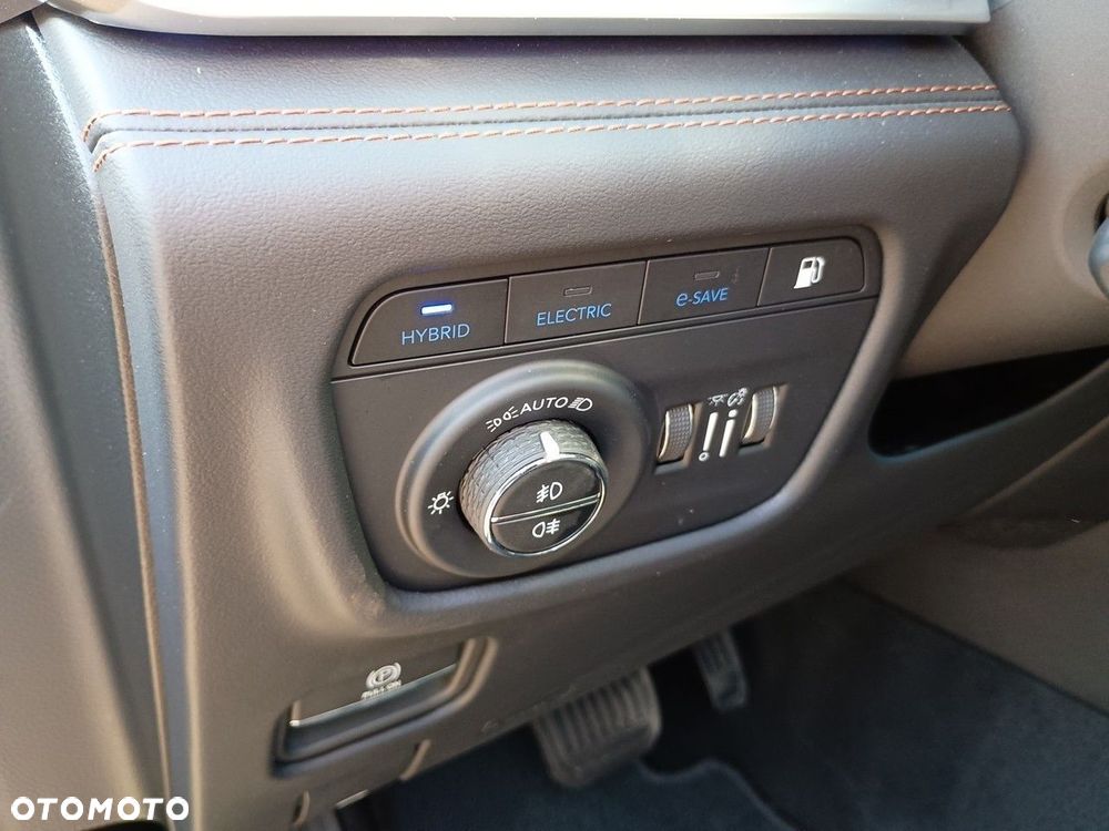 Jeep Grand Cherokee - 23
