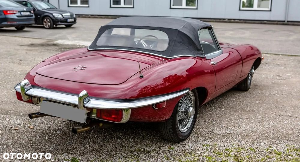 Jaguar E-Type - 9