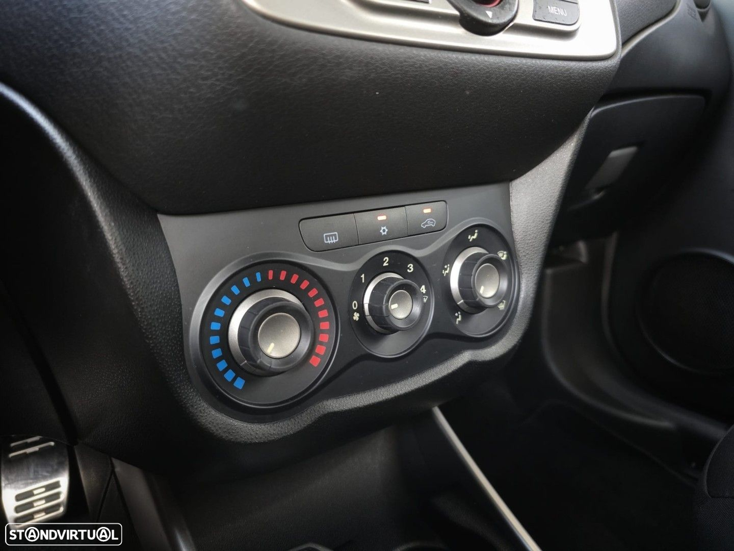 Alfa Romeo MiTo 1.3 JTD Distinctive S&S - 17
