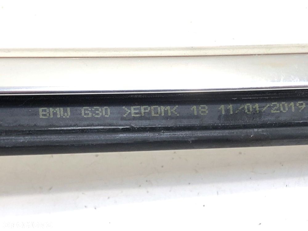LISTWA ZGARNIAJĄCA TYŁ PRAWY  BMW 5 (G30, F90) 2016 - 2022 530 e Plug-in-Hybrid 135 kW [184 KM] - 4