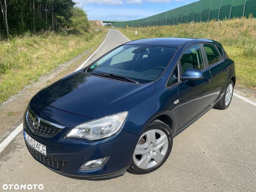 Opel Astra 1.4 Turbo Exklusiv - 2