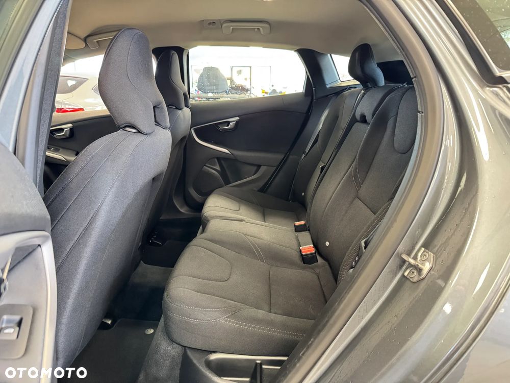 Volvo V40 D2 - 9