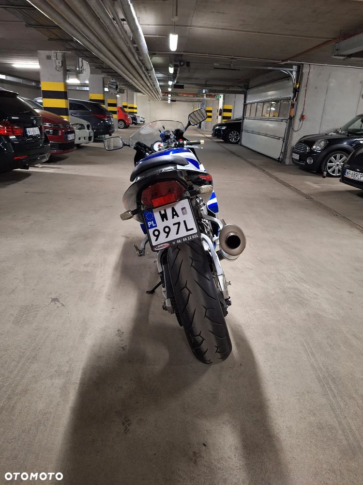 Suzuki GSX-R - 6