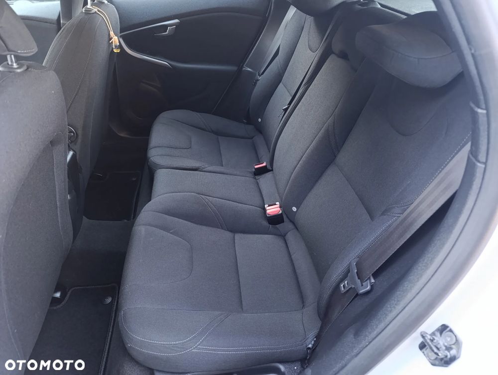 Volvo V40 D3 You - 12