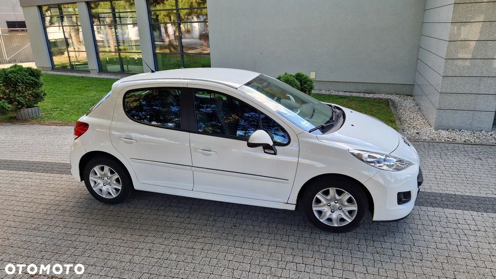 Peugeot 207 - 10