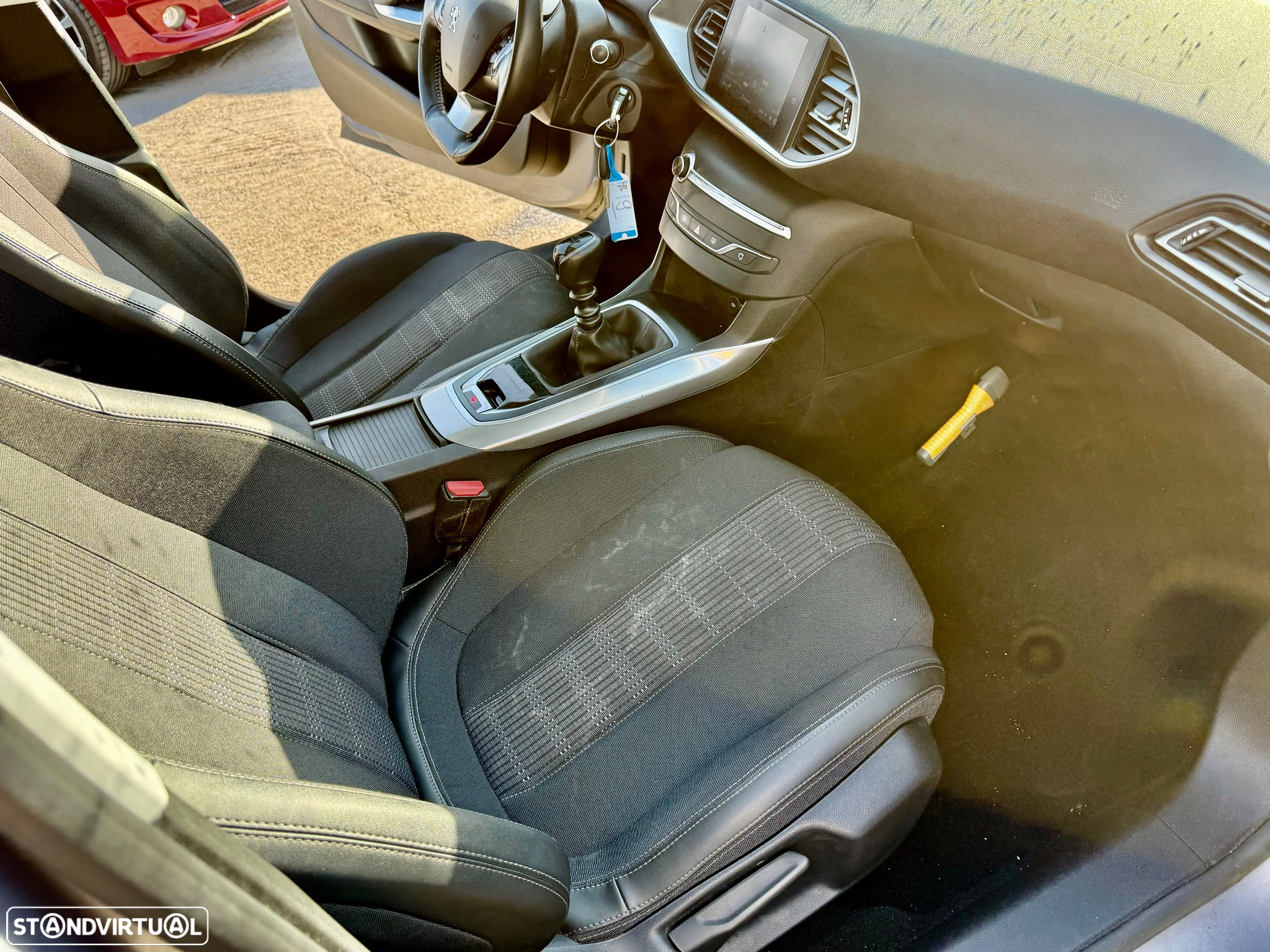 Peugeot 308 1.2 PureTech Allure Full LED - 27
