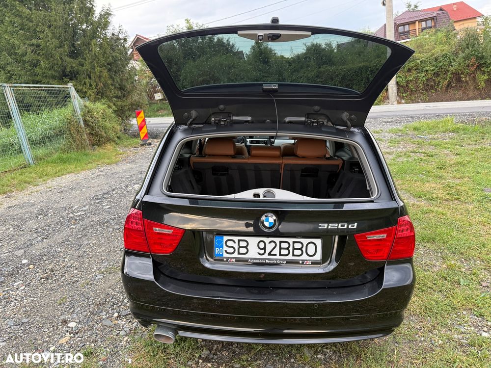 BMW Seria 3 320d xDrive DPF Touring Aut. - 7