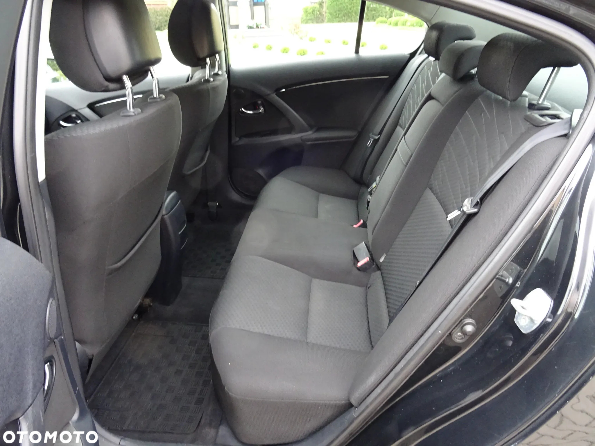Toyota Avensis 1.8 Premium - 10