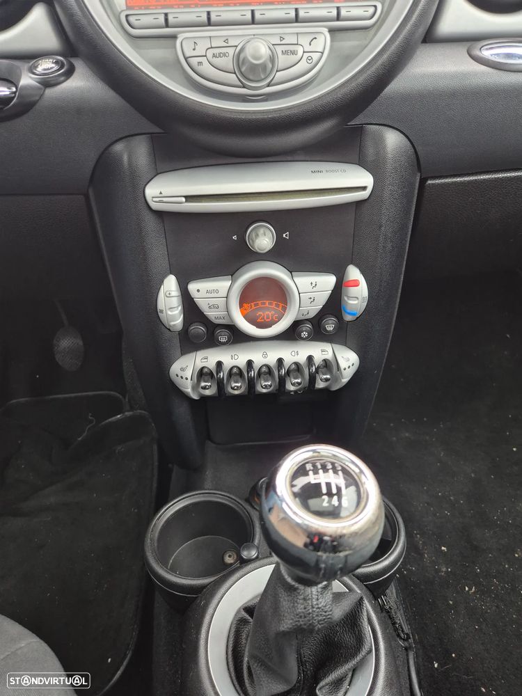 MINI 3 Portas Cooper D - 17