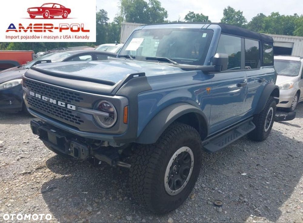Ford Bronco - 1