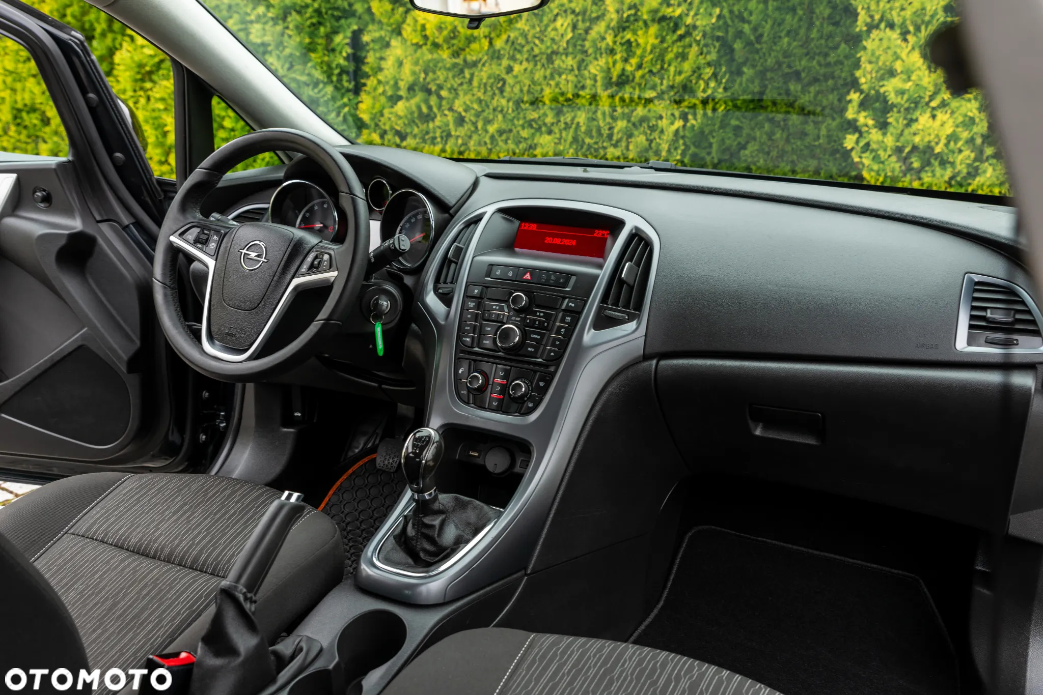Opel Astra IV GTC 1.4 Active - 31