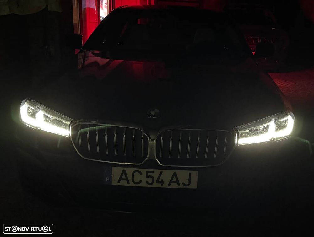 BMW 530 e Pack Desportivo M - 11