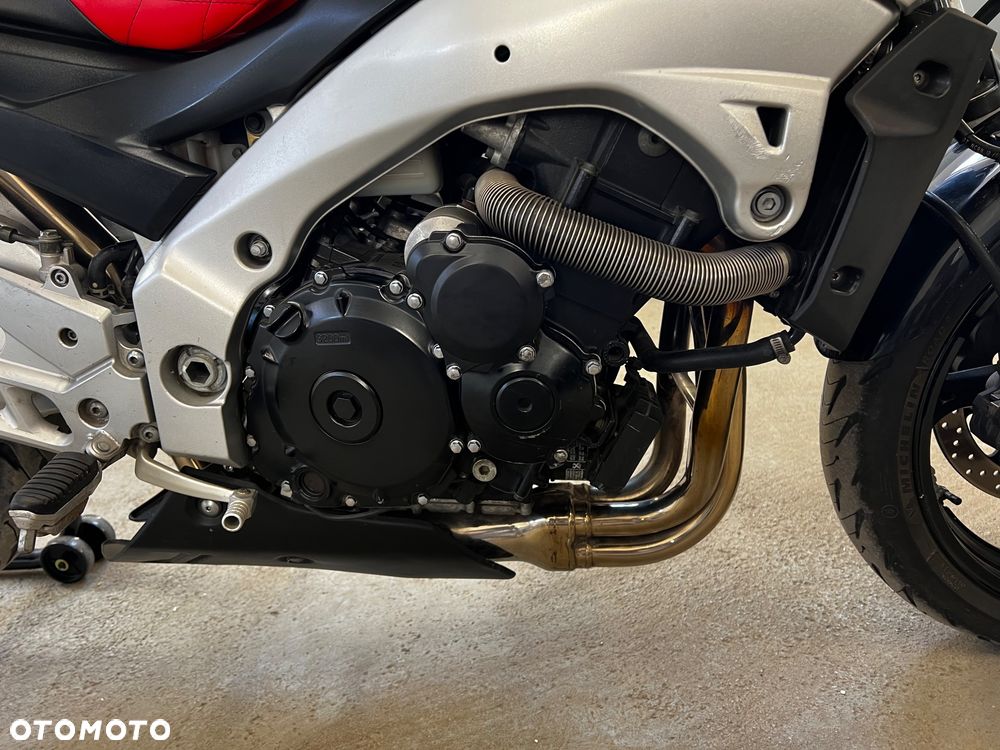 Suzuki GSR - 9