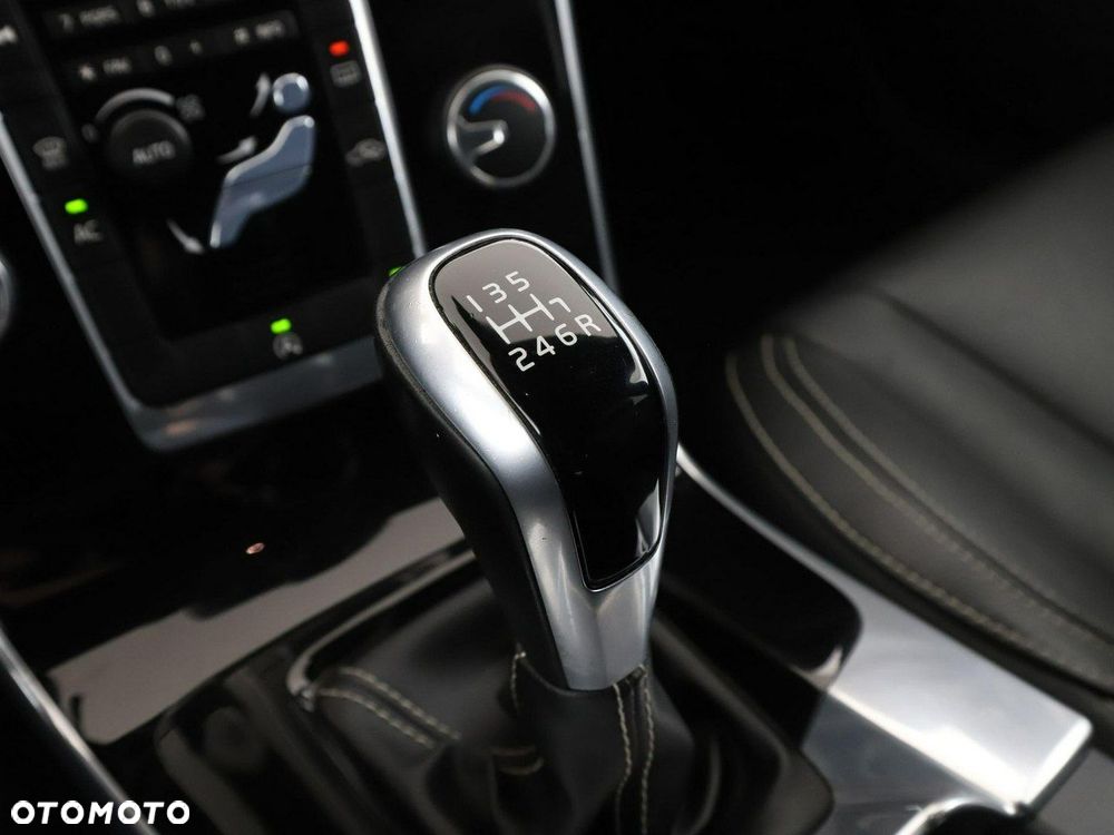 Volvo V60 D2 Drive-E Dynamic Edition (Momentum) - 29