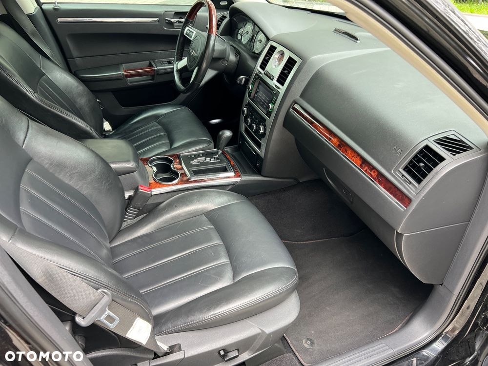 Chrysler 300C - 9
