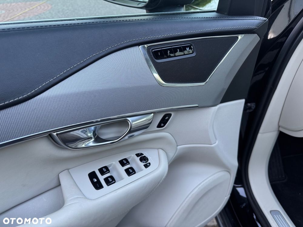 Volvo XC 90 T8 AWD Plug-In Hybrid Inscription 7os - 14
