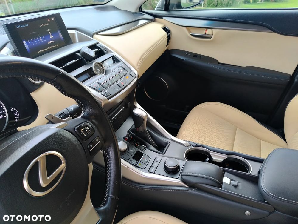 Lexus NX 200t Comfort AWD - 19