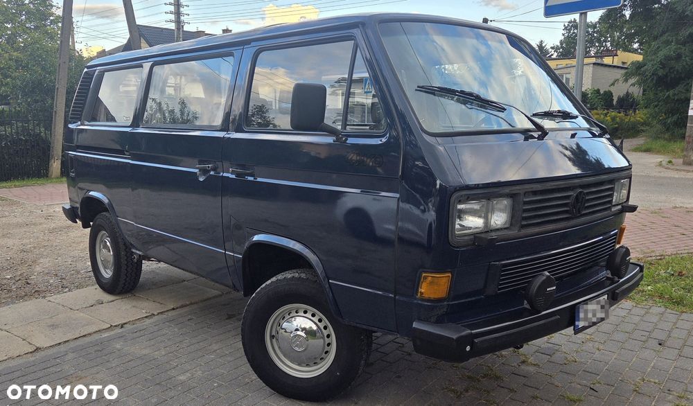 Volkswagen Caravelle - 1