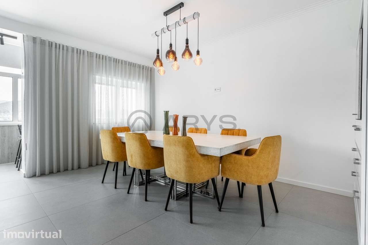 Apartamento T2 Remodelado | Último Piso | Garagem Fechada para 2 Ca... - Grande imagem: 5/31