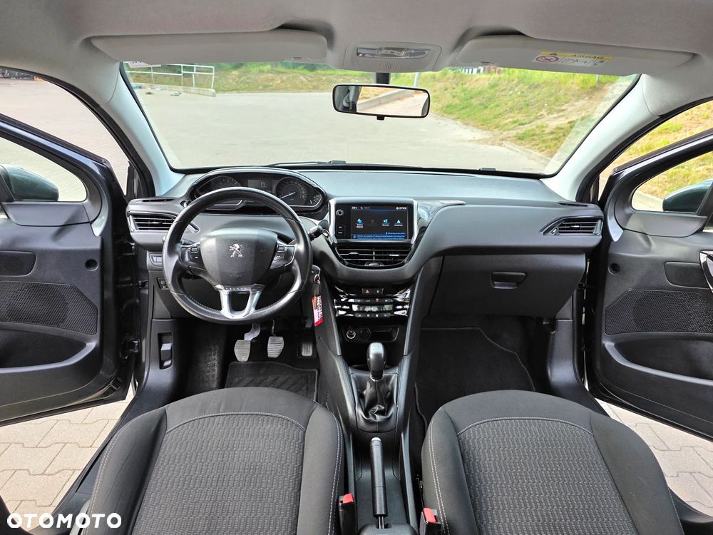 Peugeot 208 - 5