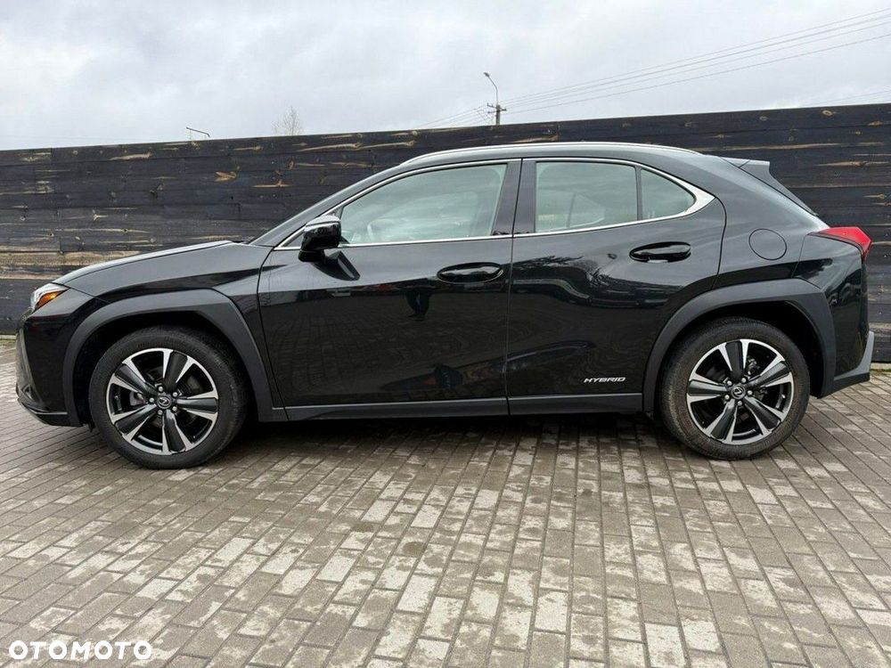 Lexus UX - 12