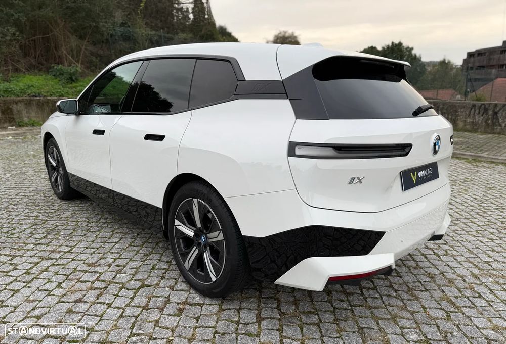 BMW iX xDrive 40 Pack Desportivo - 1