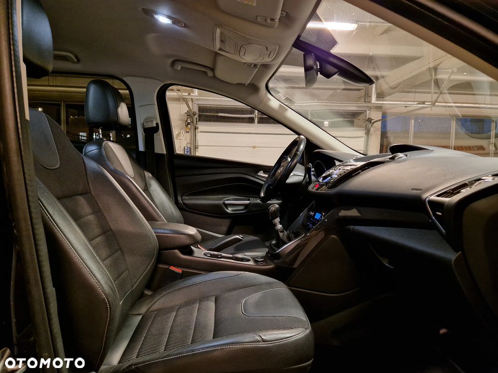 Ford Kuga - 23