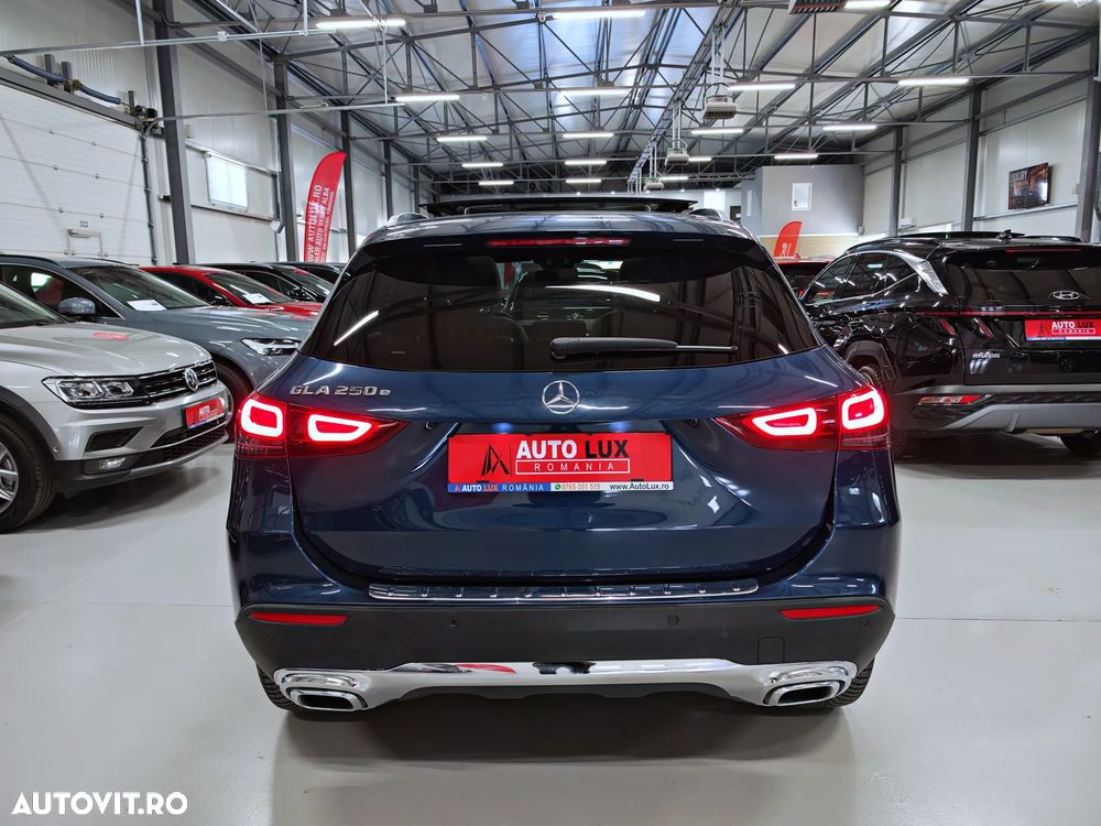 Mercedes-Benz GLA 250 e 8G-DCT - 38