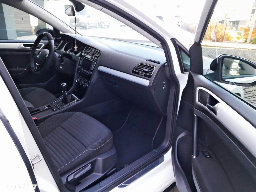 Volkswagen Golf 2.0 TDI BlueMotion Technology Cup - 29