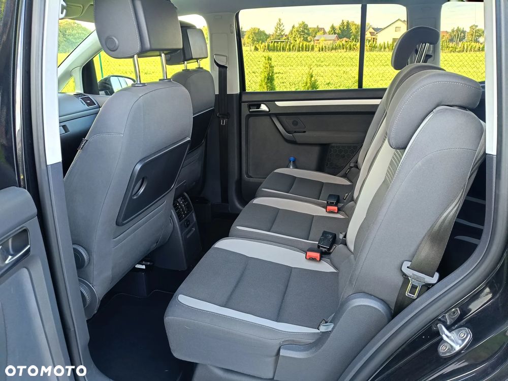 Volkswagen Touran 2.0 TDI DPF Highline DSG - 9