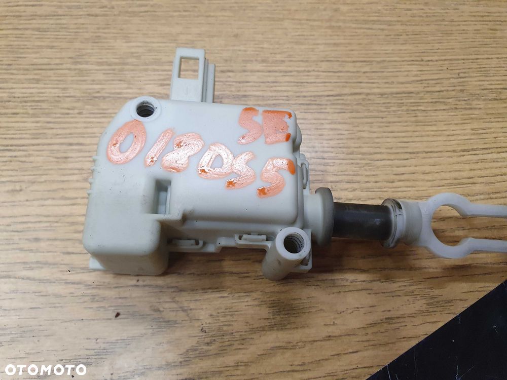 Siłownik 7M0862159 4B9962115B Silniczek Elektryczny Cięgno Zamka Klapy Bagażnika Audi A4 B6 Kombi Sedan 4B9962115B - 4