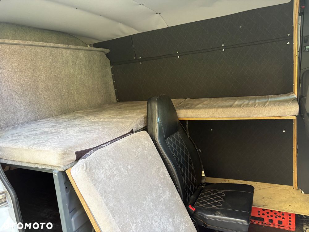 Mercedes-Benz Sprinter - 20