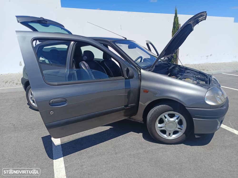 Renault Clio 1.4 16V Si - 14