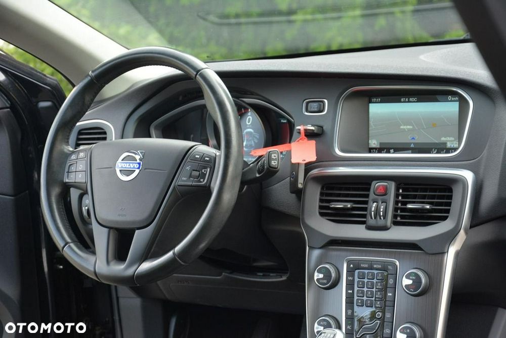 Volvo V40 T4 R-Design Momentum - 18