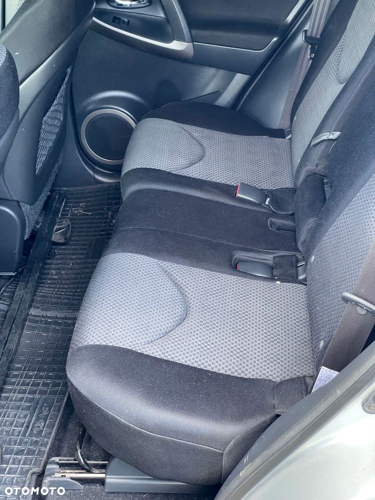 Toyota RAV4 2.0 VVT-i Premium - 9