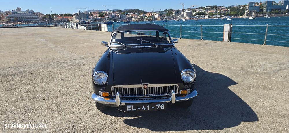 MG MGB - 8