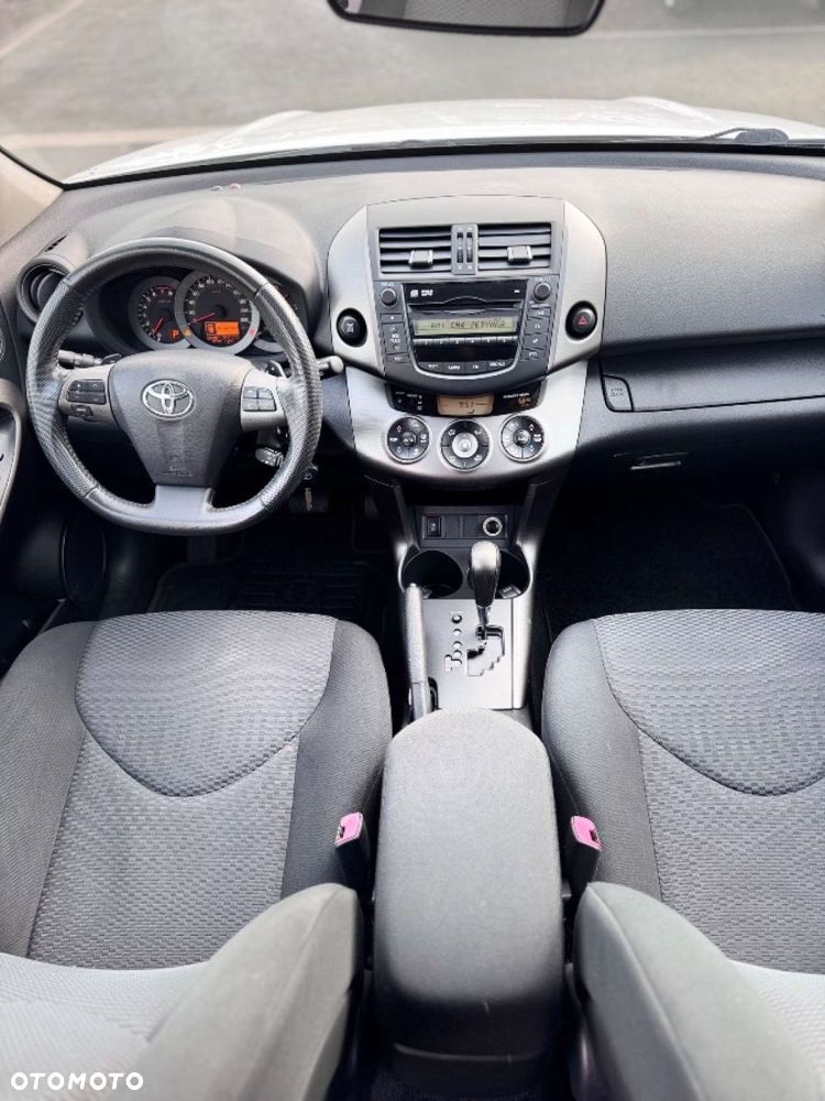 Toyota RAV4 - 32