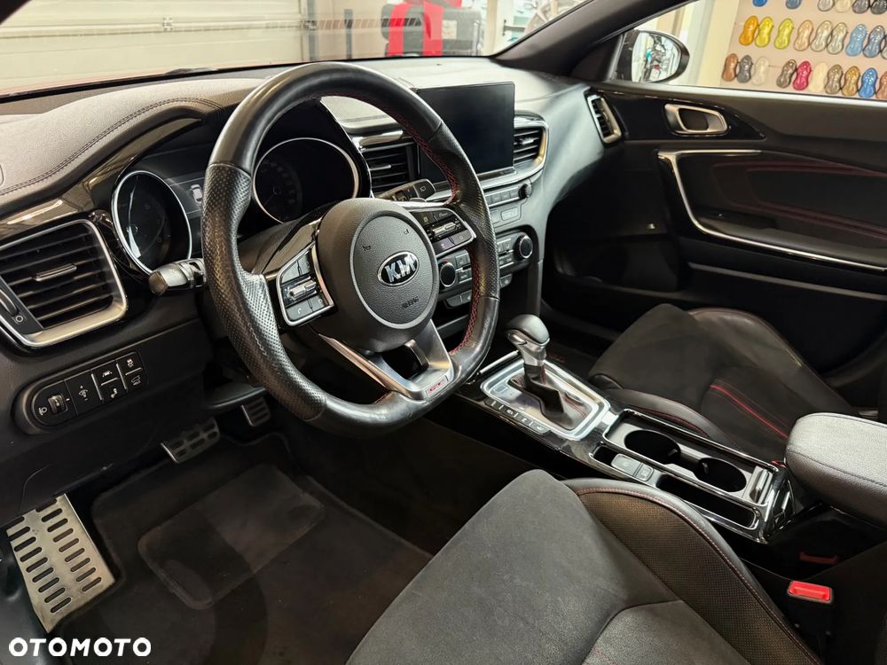 Kia ProCeed 1.6 T-GDI GT DCT - 9