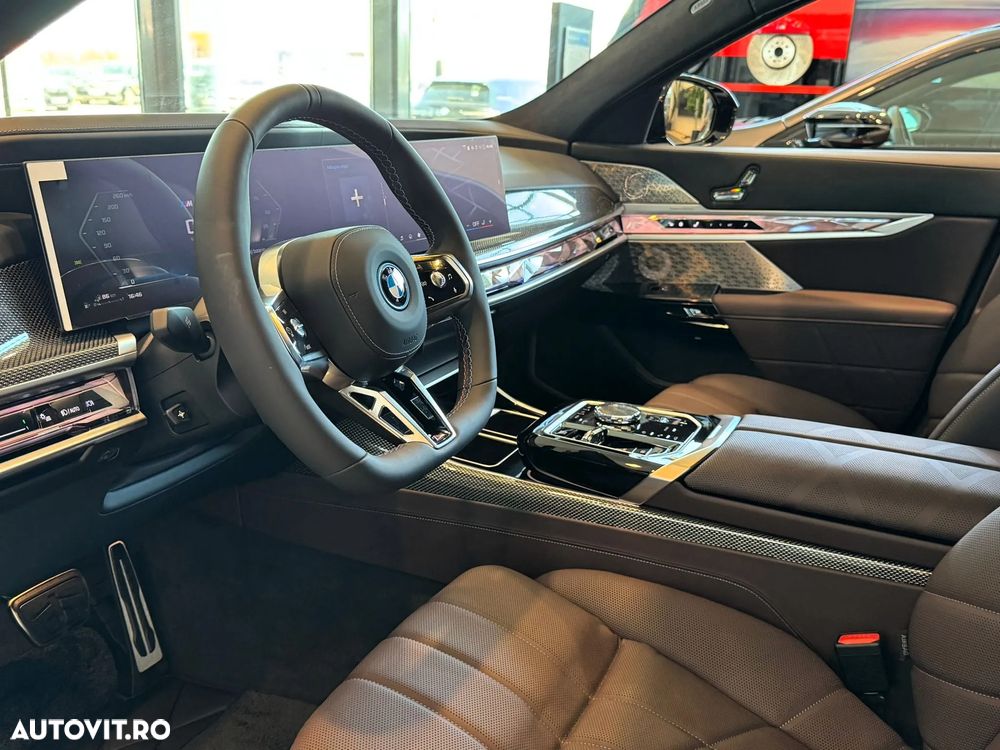 BMW M7 M760e xDrive AT PHEV - 9