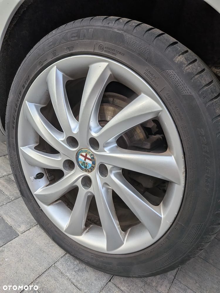 Alfa Romeo Giulietta 2.0 JTDM Distinctive - 8