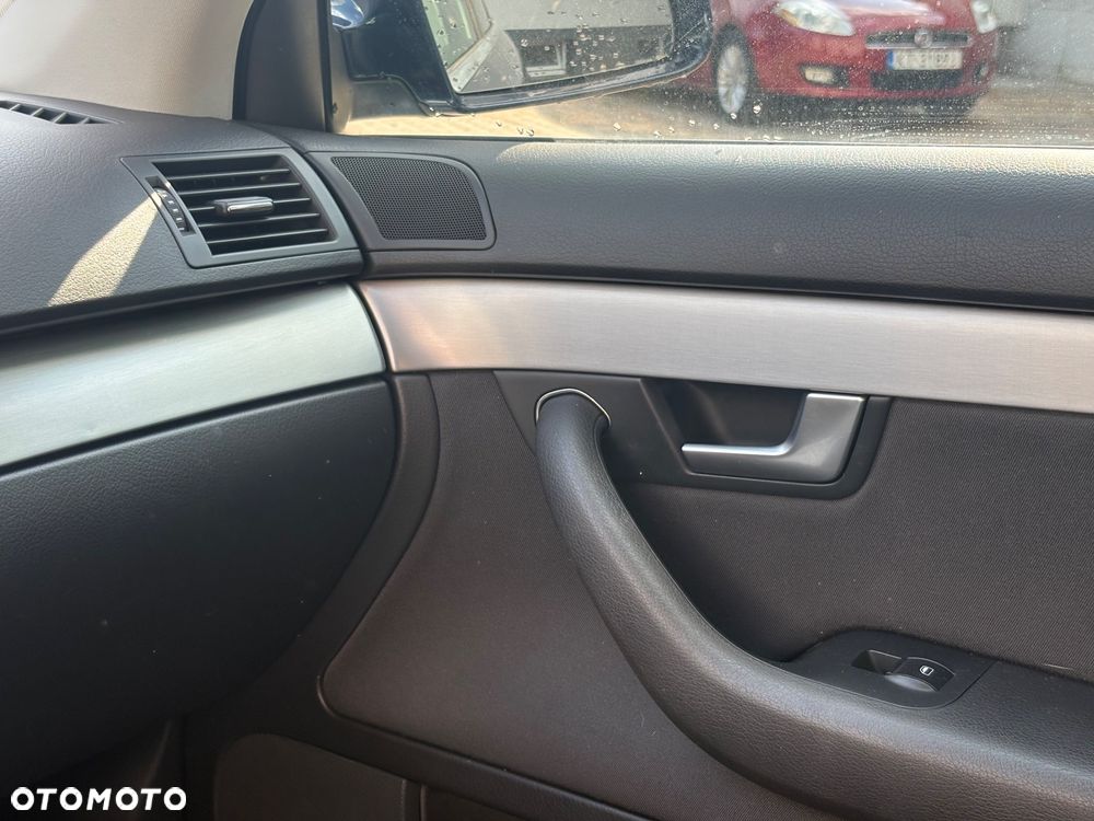 Audi A4 Avant 2.0 T FSI - 13