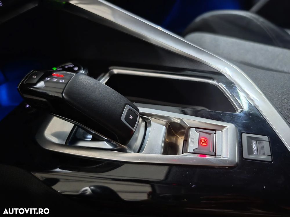 Peugeot 3008 PureTech 130 Stop & Start EAT6 Allure - 25