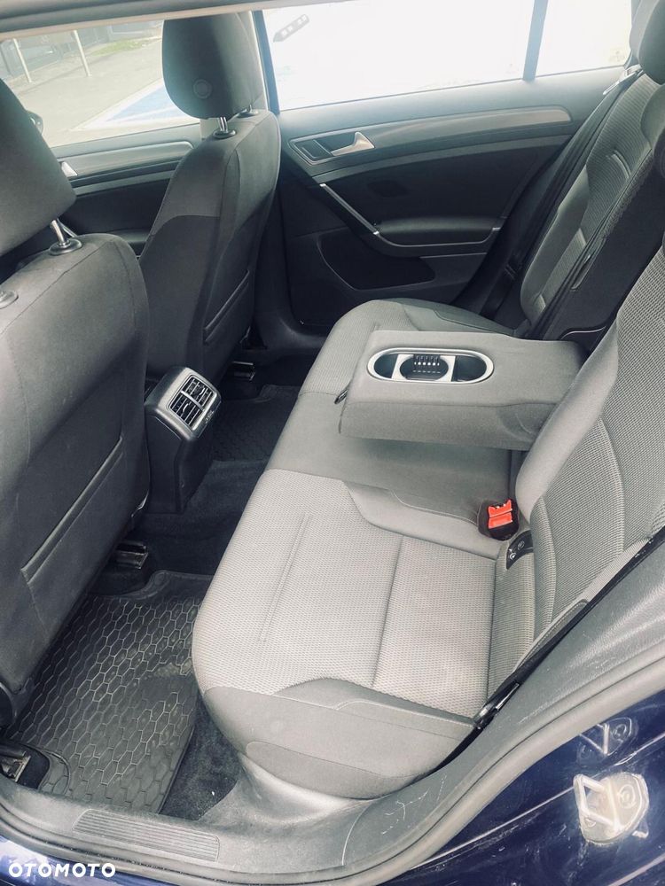 Volkswagen Golf - 8