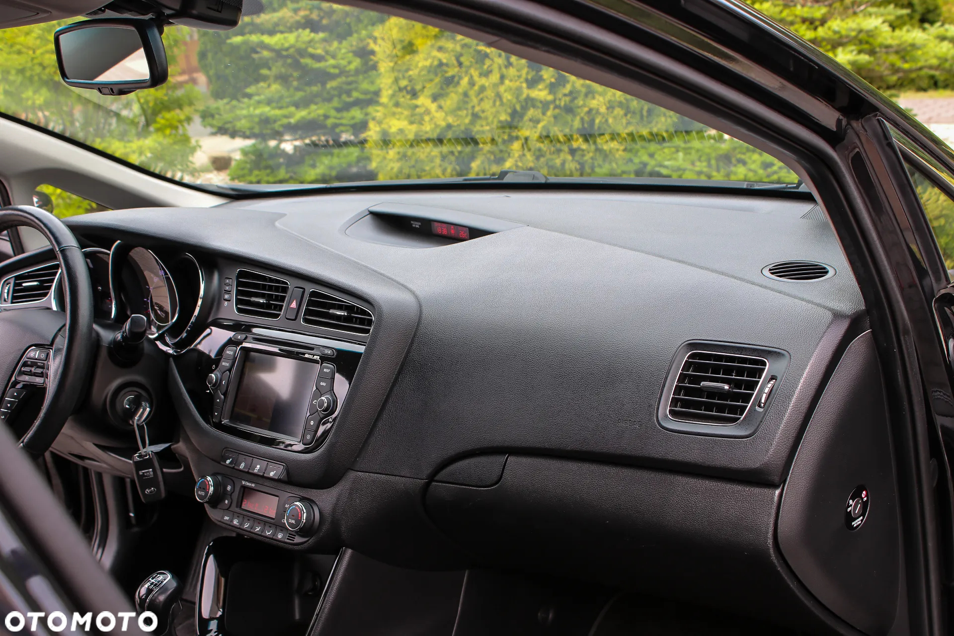 Kia Ceed 1.6 GDI Dream Team Edition - 22
