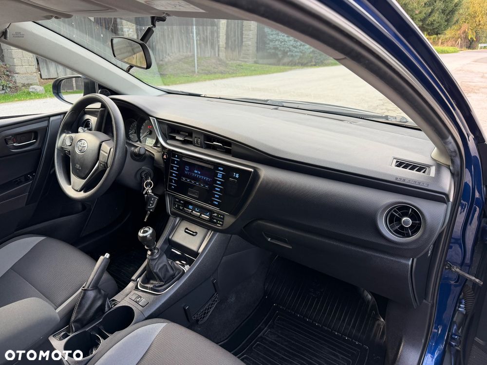 Toyota Auris - 10