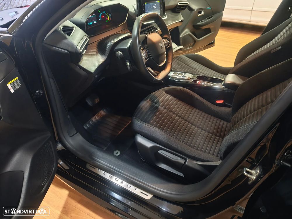 Peugeot e-208 E-Style - 21