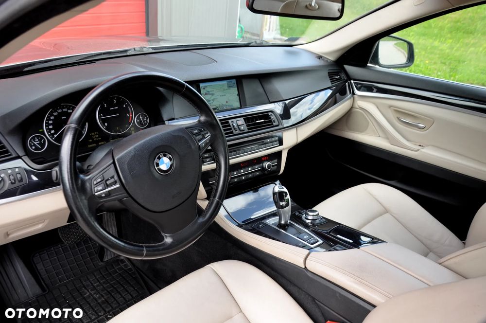 BMW Seria 5 520d Luxury Line - 24